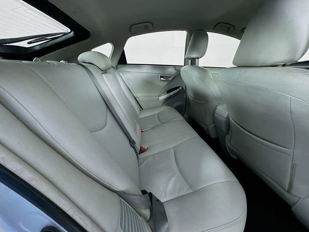 2014 TOYOTA Prius - Image 32