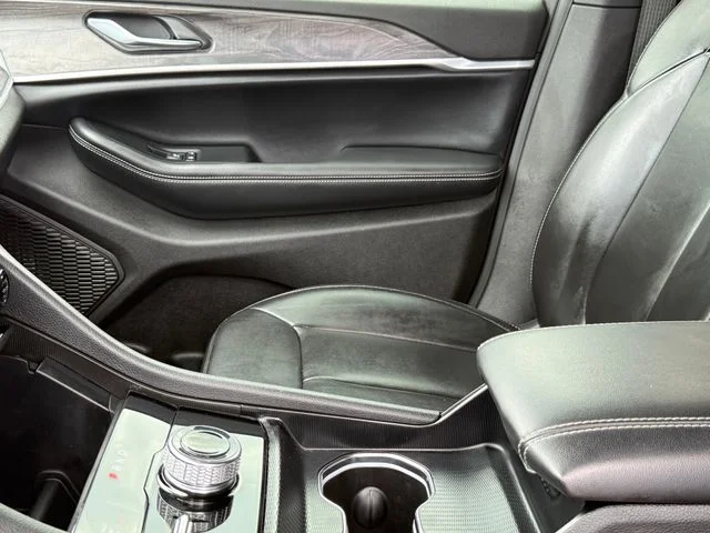 2024 Jeep Grand Cherokee - Image 14
