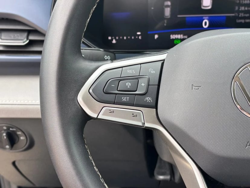 2024 Volkswagen Taos - Image 16