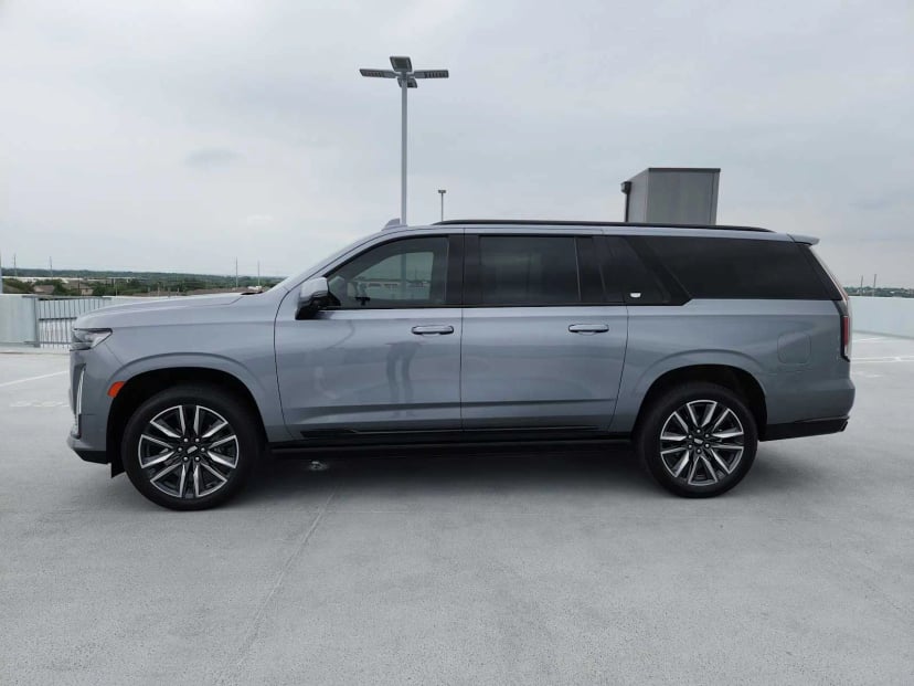 2022 Cadillac Escalade ESV - Image 4