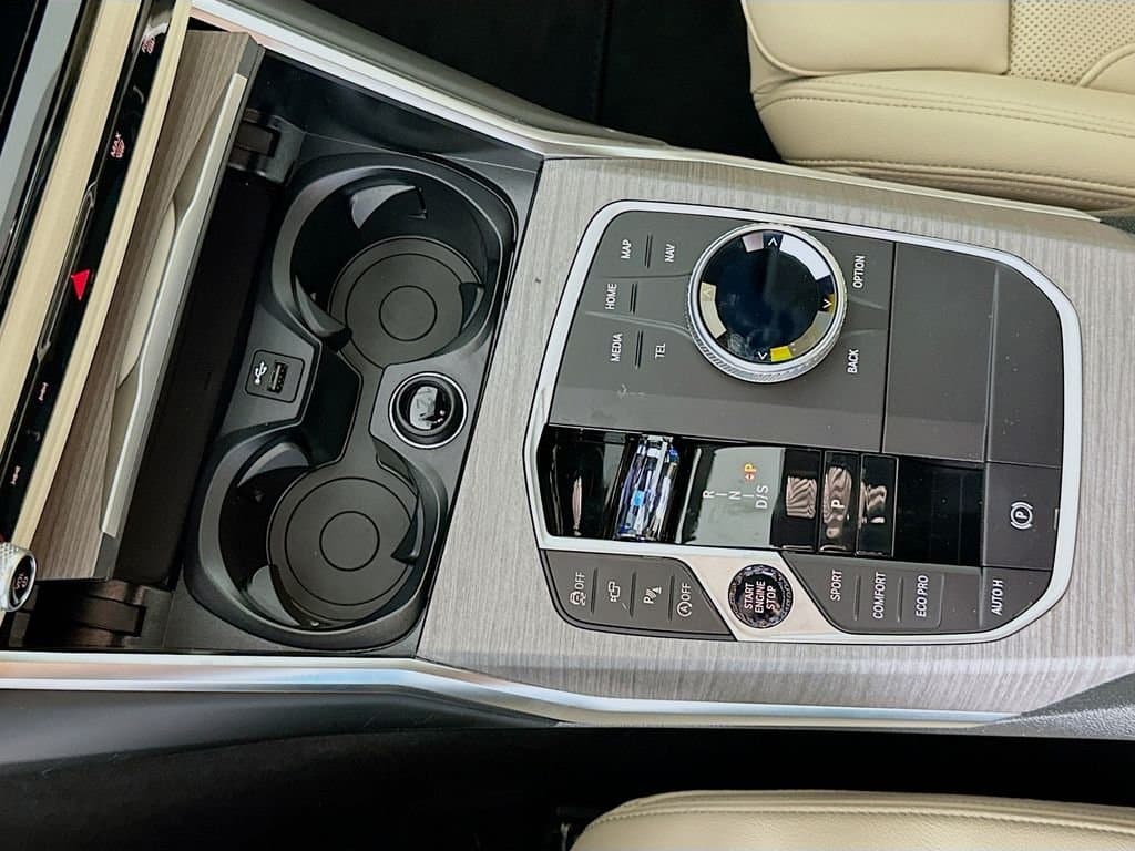 2026 BMW 3 Series - Image 15