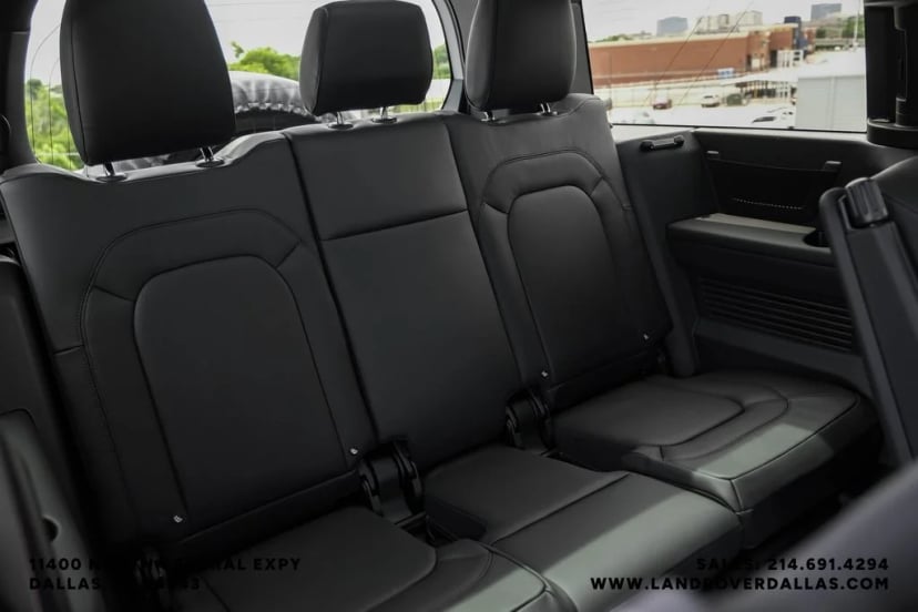 2026 Land Rover Defender 130 - Image 37