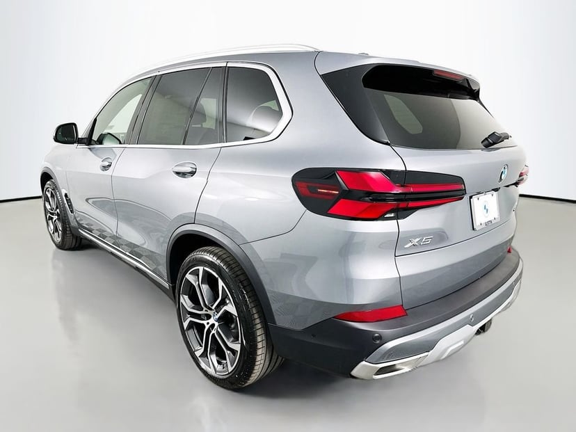 2026 BMW X5 - Image 7