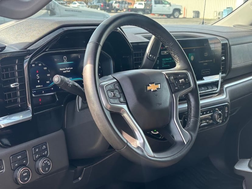 2025 Chevrolet Silverado 1500 - Image 8