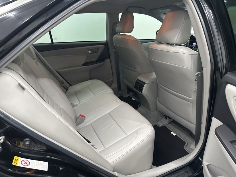 2015 Toyota Camry - Image 21