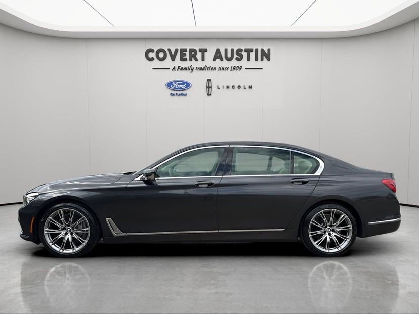 2019 BMW 7 Series - Image 2