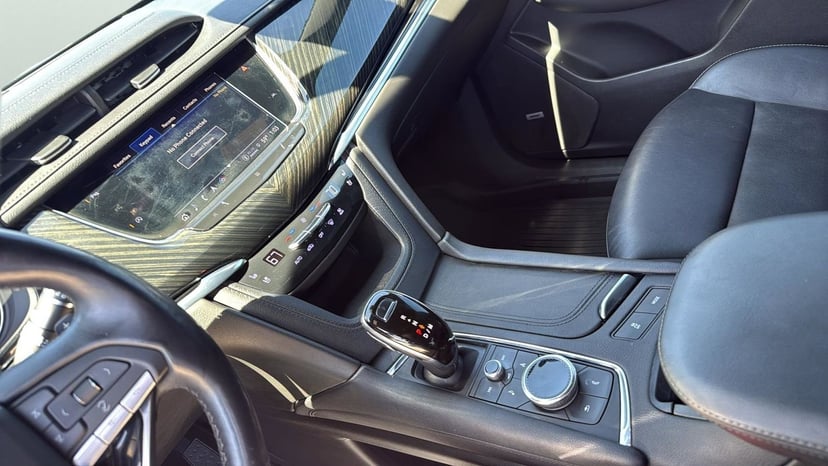 2021 Cadillac XT6 - Image 19