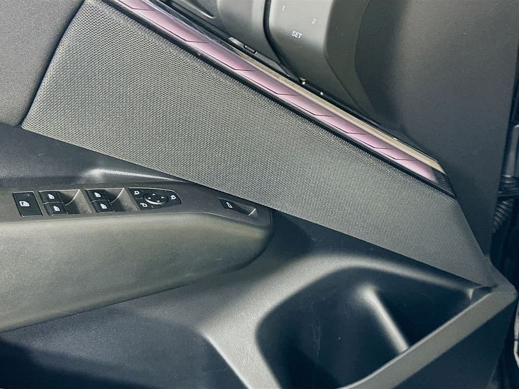 2025 BMW X3 - Image 18