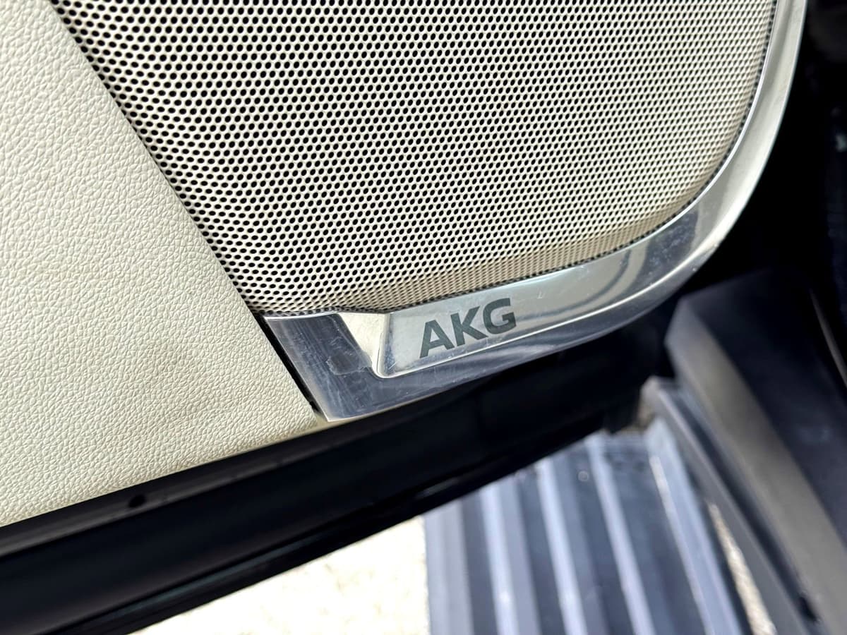 2021 Cadillac Escalade - Image 20