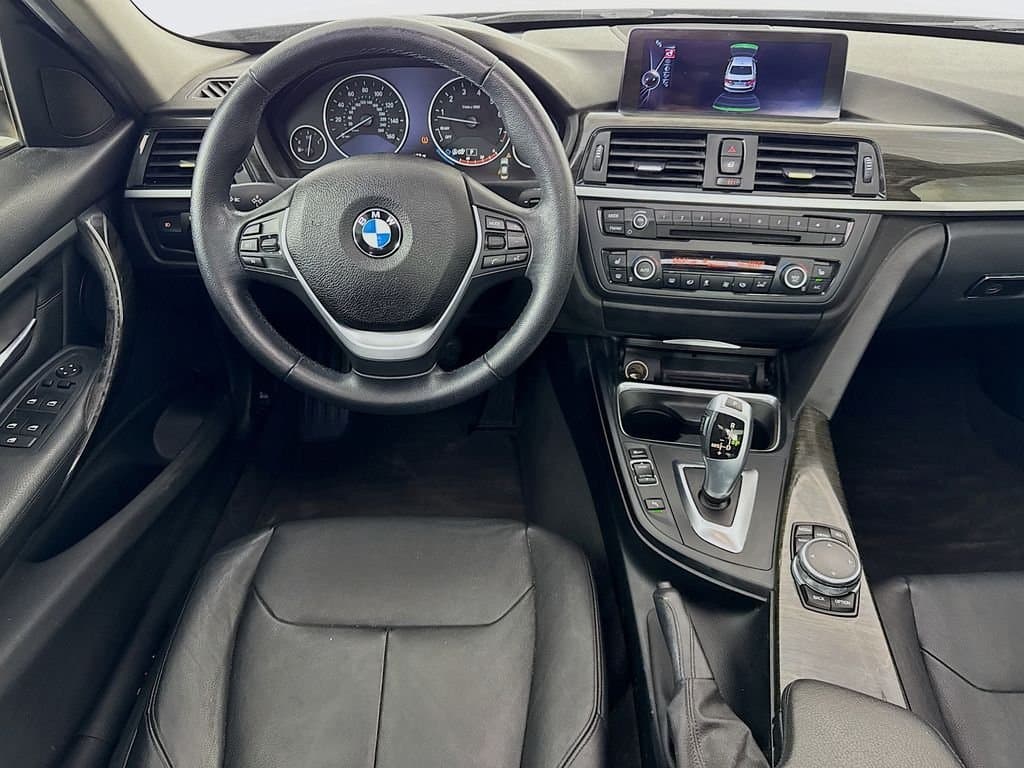 2015 BMW 3 - Image 30