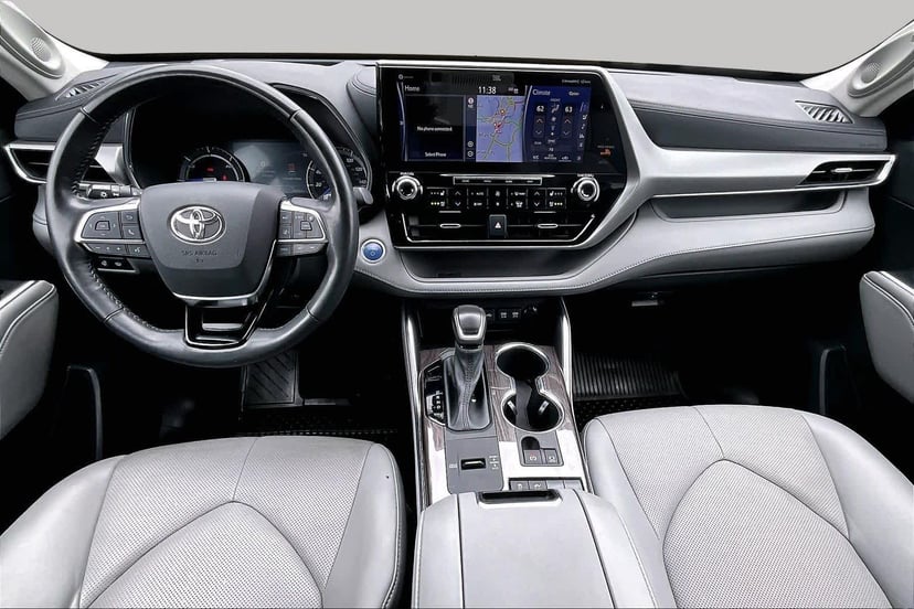 2021 Toyota Highlander - Image 16