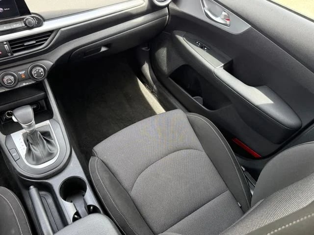 2023 Kia Forte - Image 24