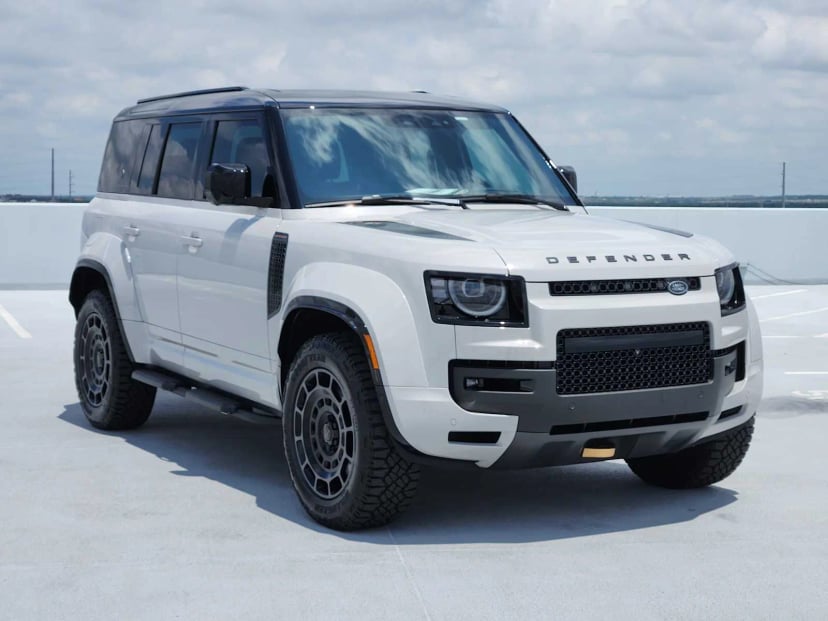 2026 LAND ROVER Defender 110 - Image 3