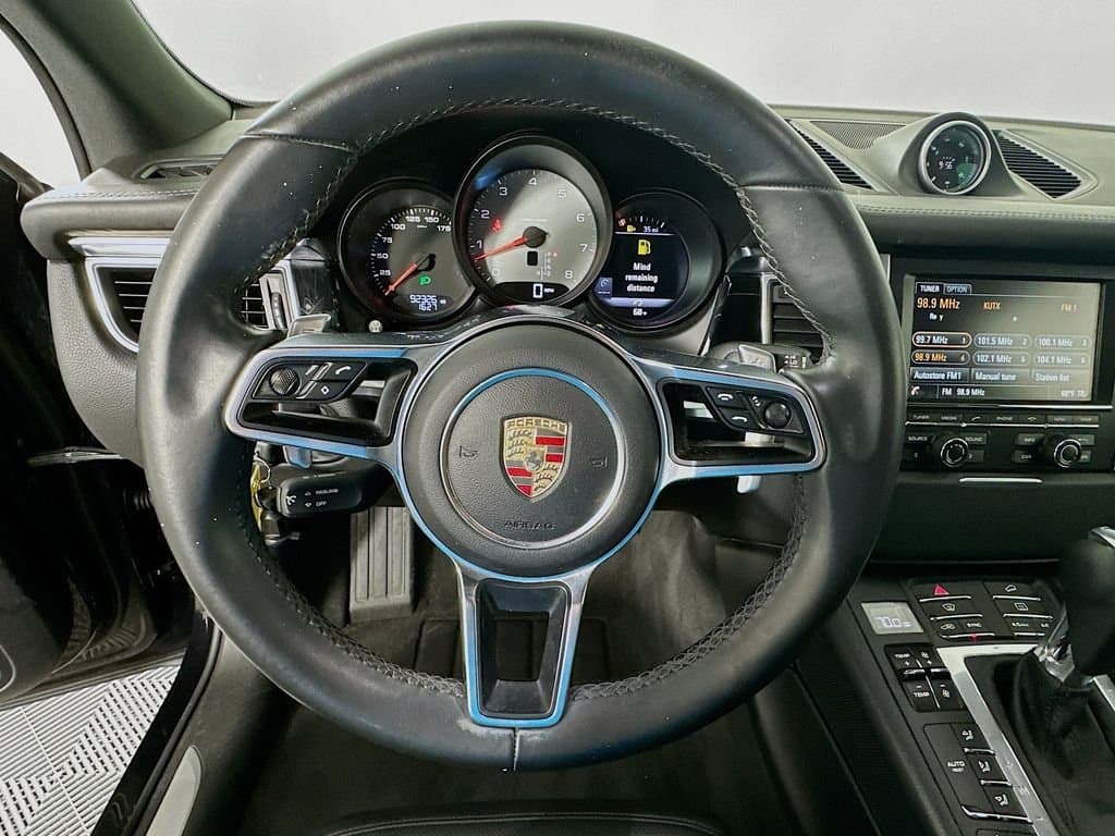 2015 Porsche Macan - Image 11