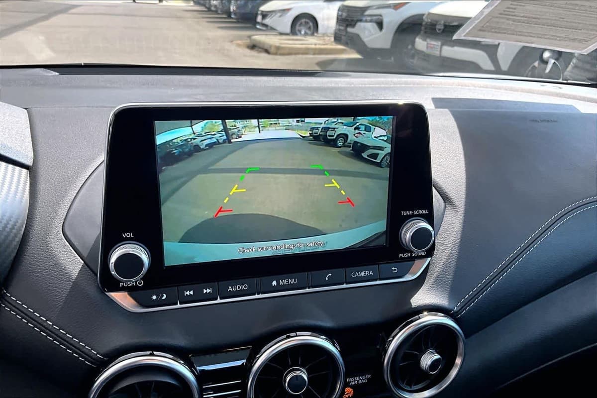 2025 Nissan Sentra - Image 26