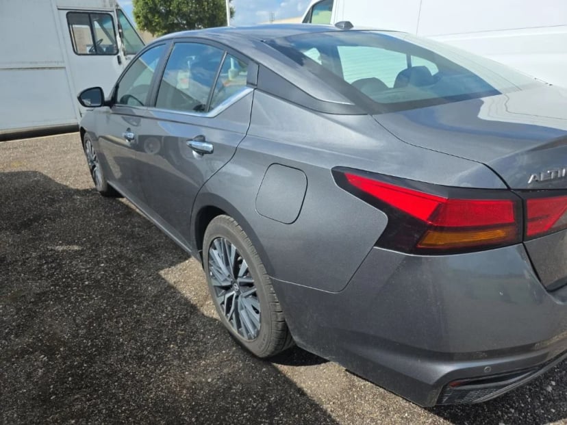 2024 Nissan Altima - Image 2