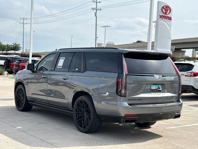 2021 Cadillac Escalade ESV - Image 5