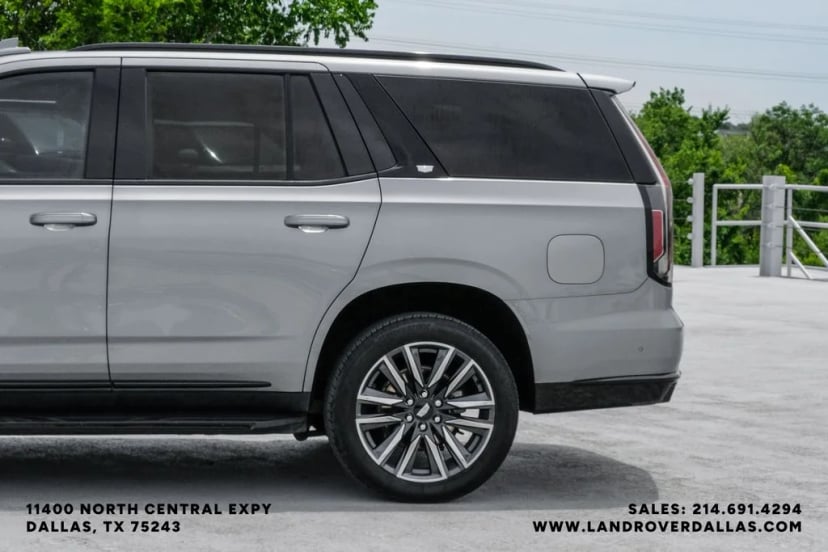 2023 Cadillac Escalade - Image 15
