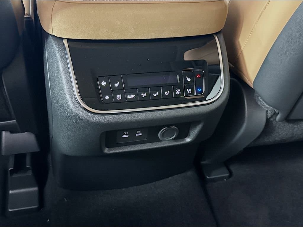 2026 INFINITI QX80 - Image 31