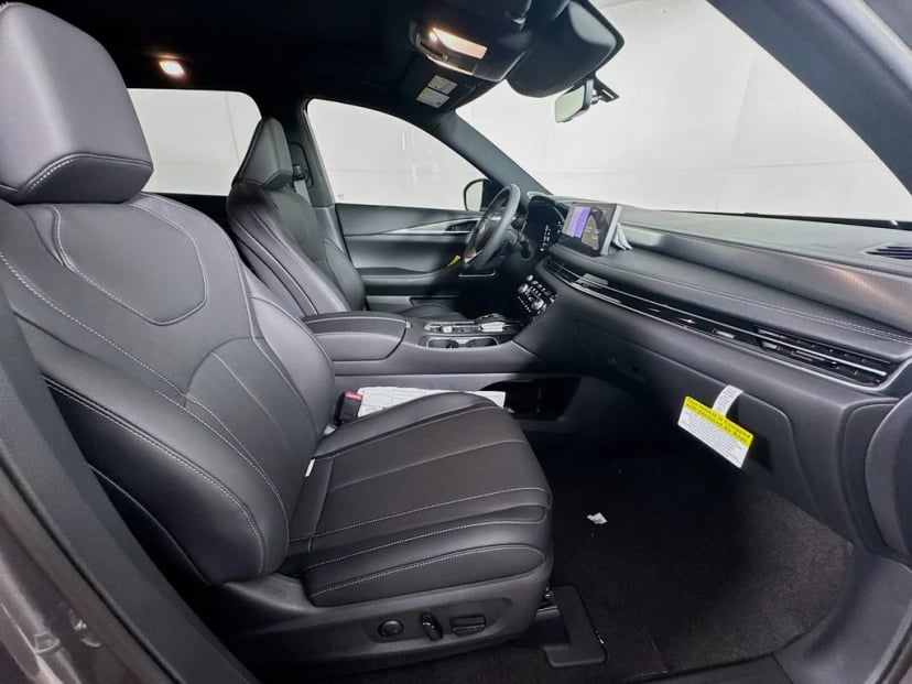 2027 INFINITI QX60 - Image 36