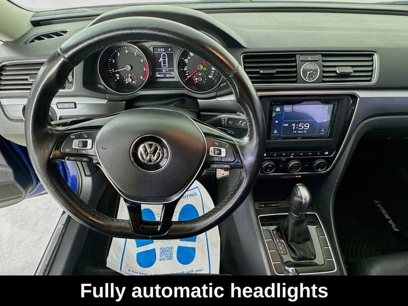 2017 Volkswagen Passat - Image 12