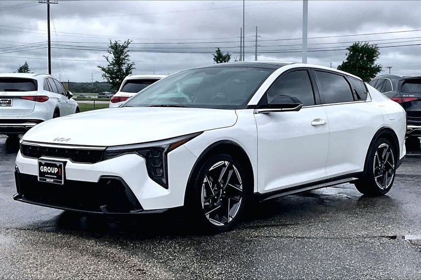 2025 Kia K4 - Image 3