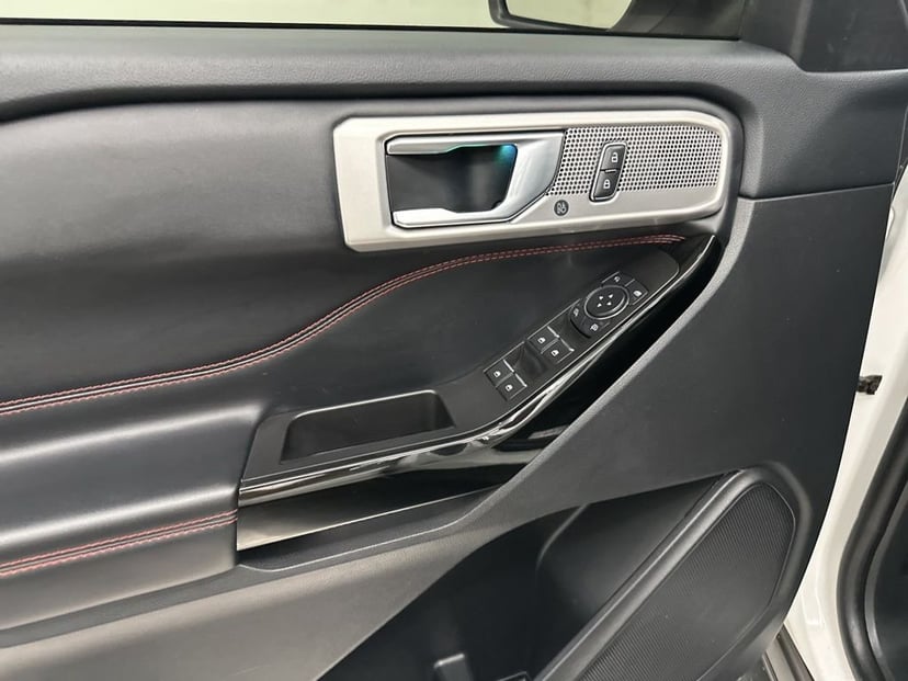 2022 Ford Explorer - Image 10