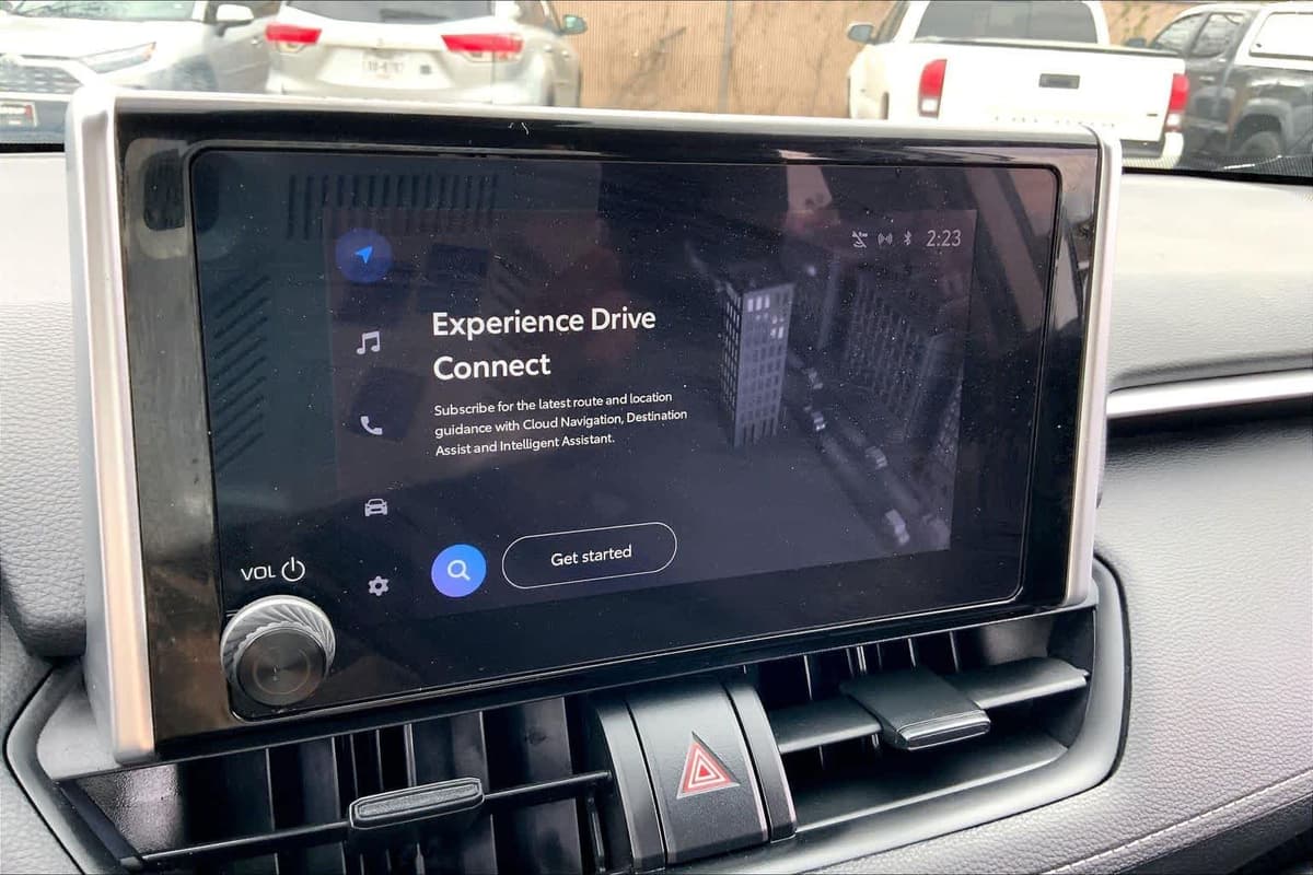 2023 Toyota RAV4 - Image 31