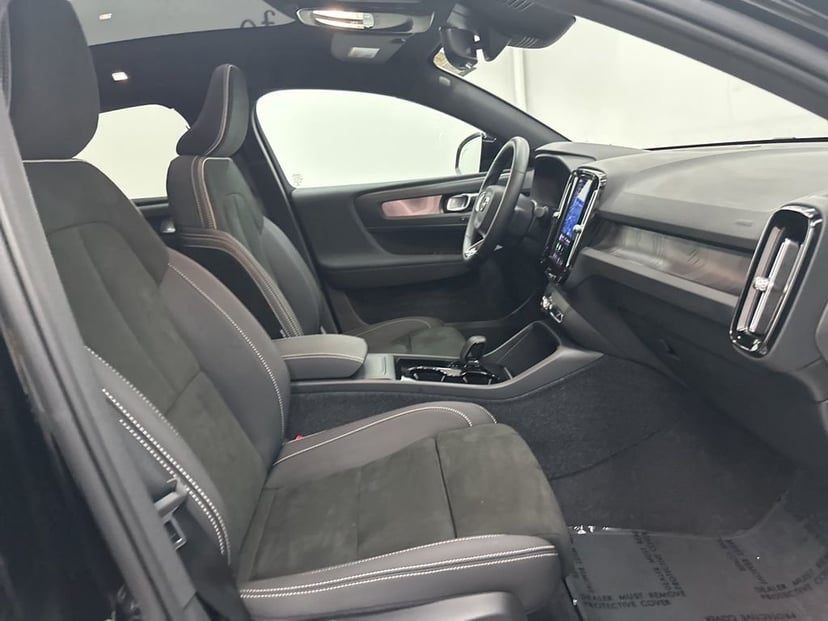 2022 Volvo C40 Recharge Pure Electric - Image 25