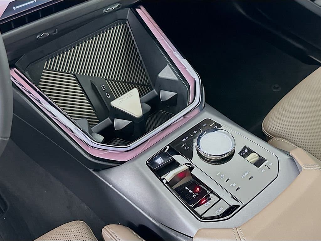 2025 BMW X3 - Image 16