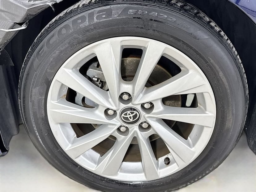 2022 Toyota Camry - Image 32