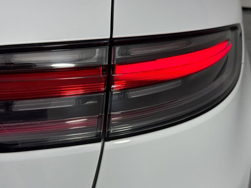 2024 PORSCHE Macan - Image 36