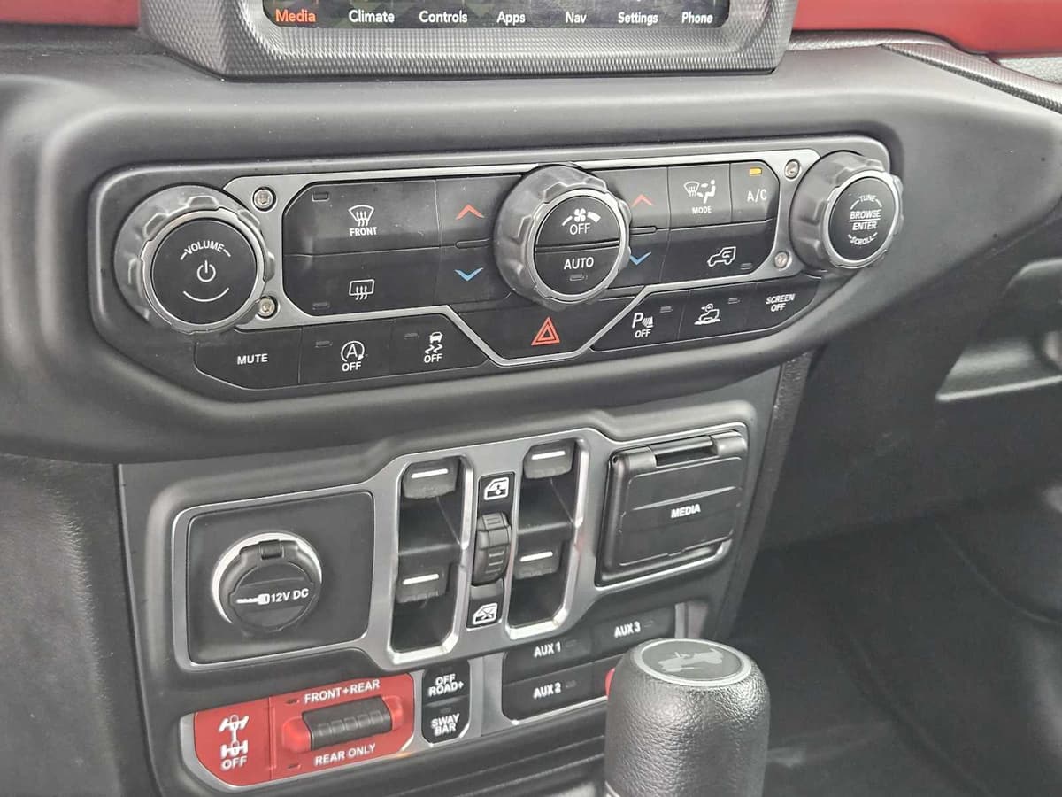 2021 Jeep Wrangler - Image 16