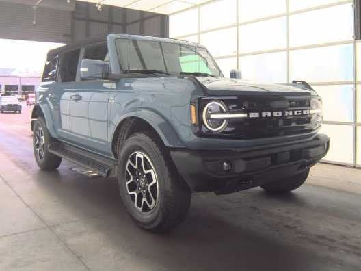 2025 Ford Bronco - Image 2