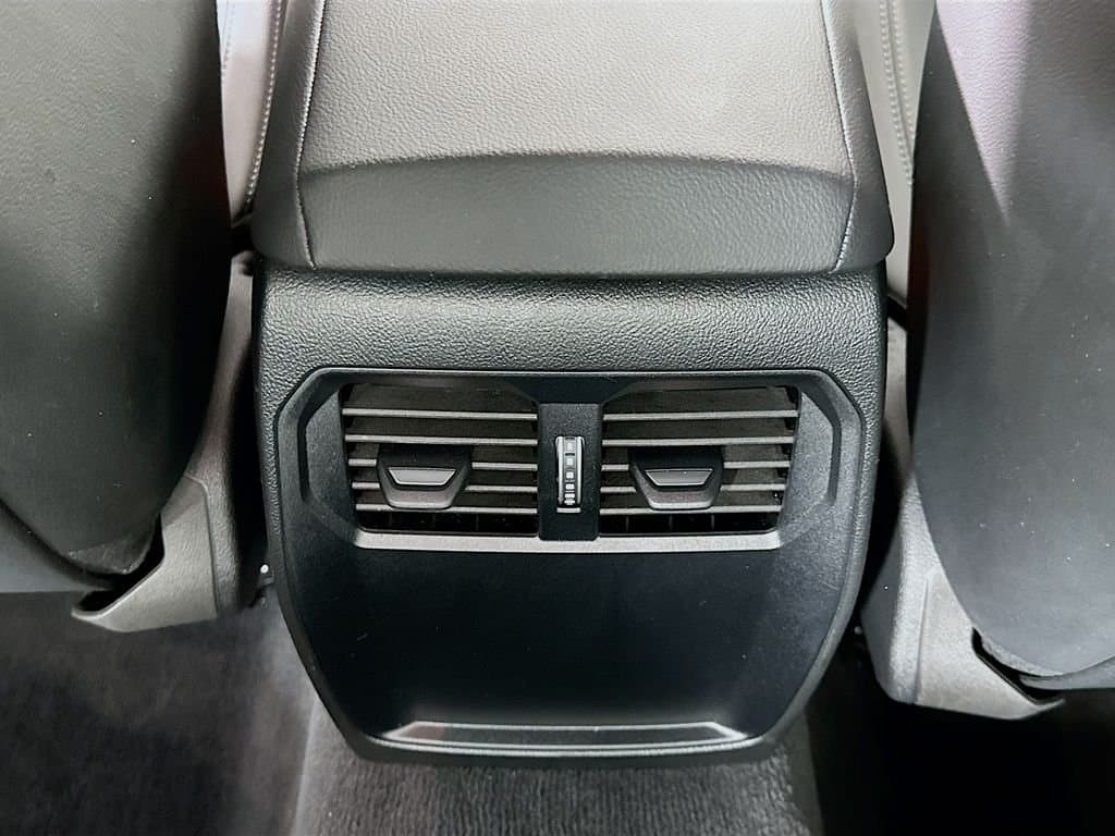 2025 BMW 4 Series - Image 26