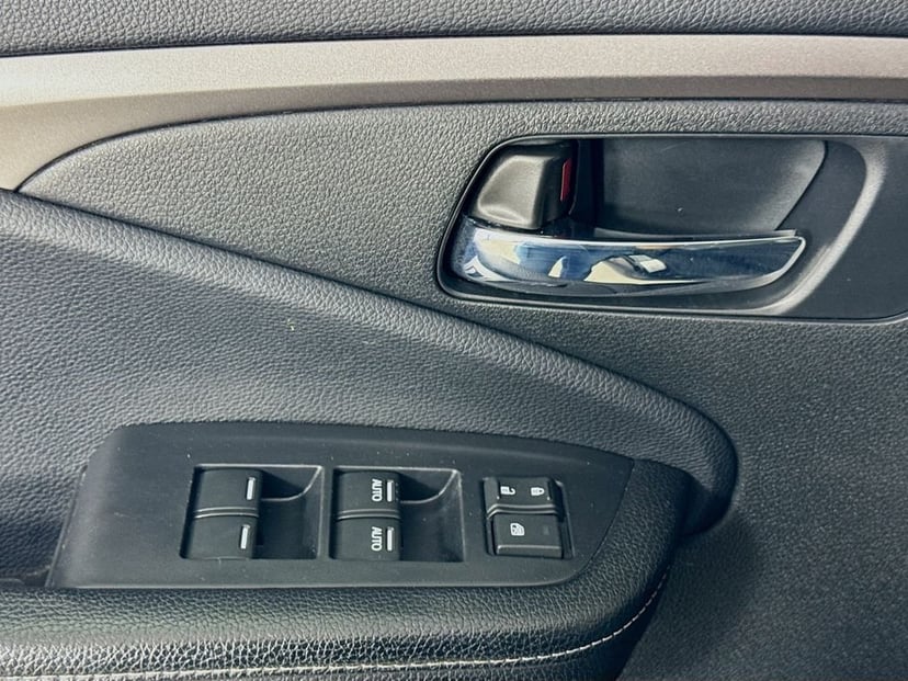 2018 Honda Ridgeline - Image 22