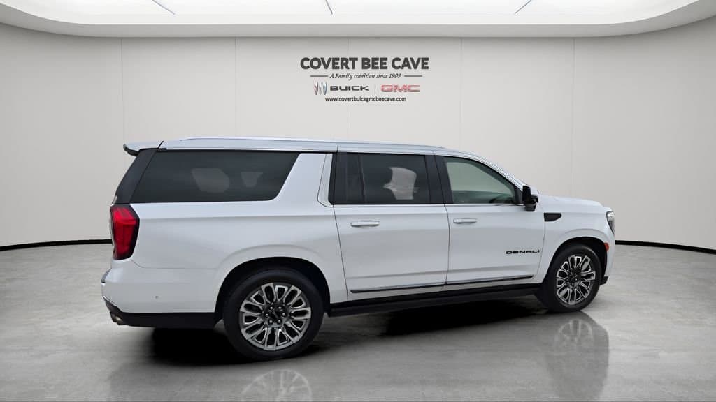 2023 GMC Yukon XL - Image 10
