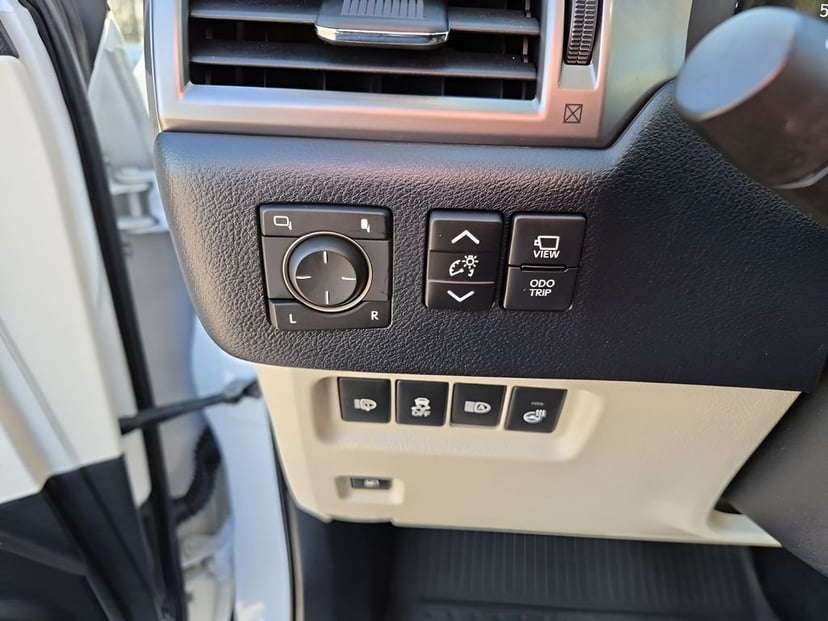 2023 Lexus GX - Image 33