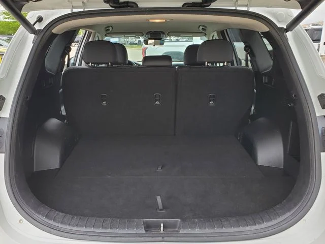 2023 Hyundai Santa Fe - Image 25