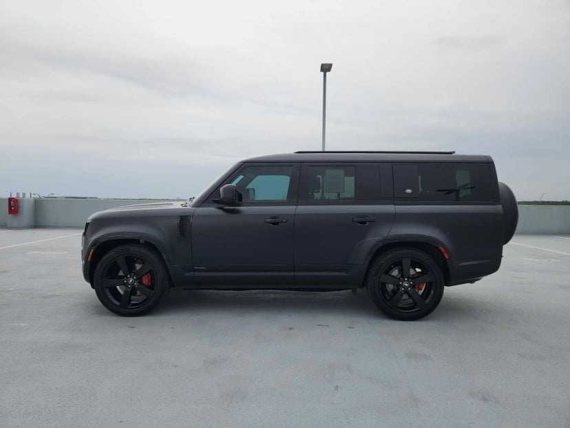 2024 Land Rover Defender - Image 4