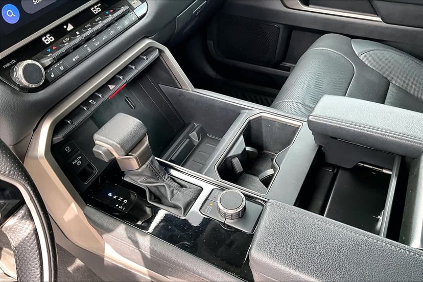 2022 Toyota Tundra - Image 16