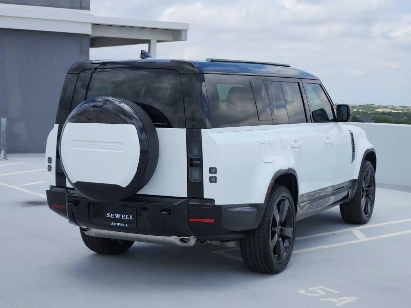 2026 LAND ROVER Defender 130 - Image 5