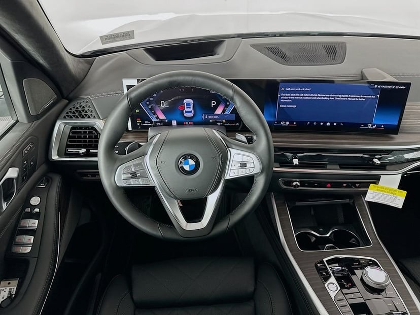 2026 BMW X7 - Image 19