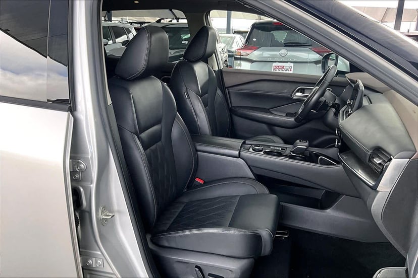 2023 Nissan Rogue - Image 9