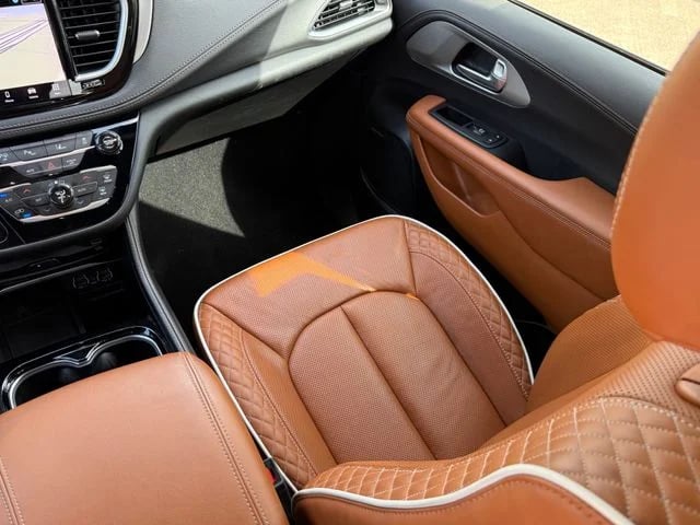 2024 Chrysler Pacifica Hybrid - Image 22