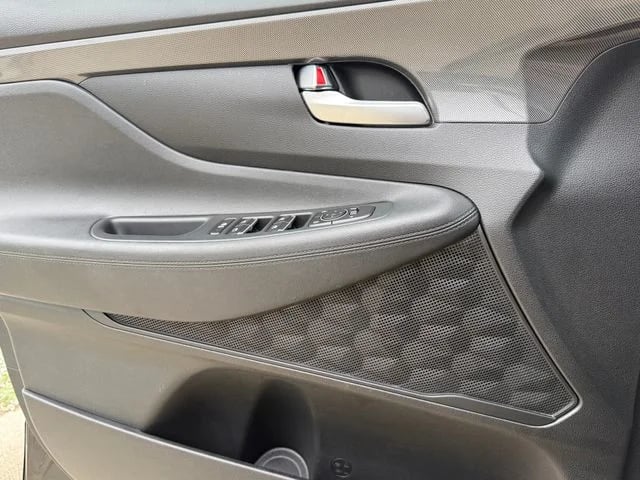 2023 Hyundai Santa Fe - Image 20