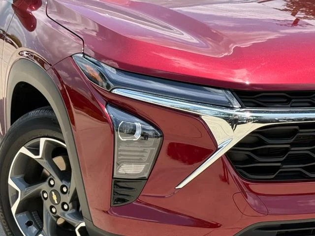 2025 Chevrolet Trax - Image 3