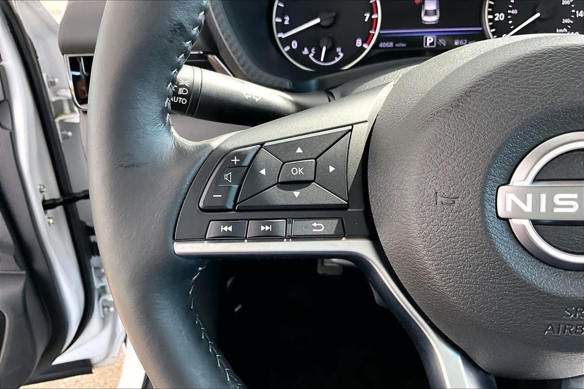 2025 Nissan Sentra - Image 23