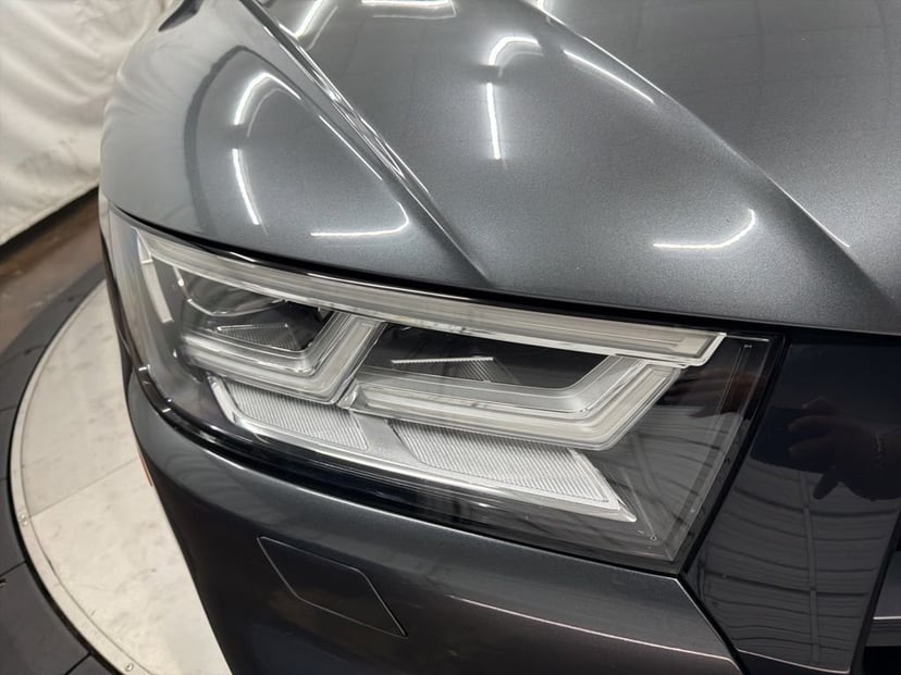 2020 Audi SQ5 - Image 10