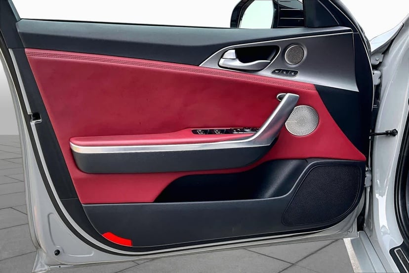 2019 Kia Stinger - Image 22
